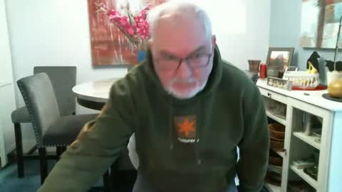 Snapshot of loop102 chatting on September 2025 07:30:02 PM loop102 online show from September 2025 07:30:02 PM