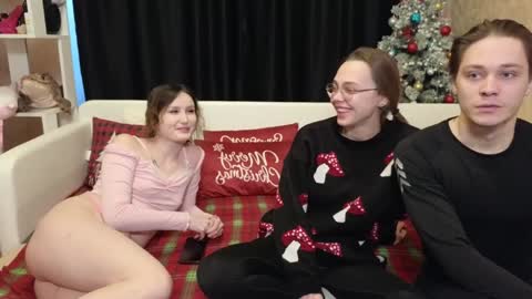 Snapshot of loossers chatting on January 2025 08:06:02 AM Jean and Isa right couple Mark and Eva left couple online show from January 2025 08:06:02 AM