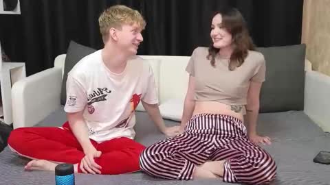 Snapshot of loossers chatting on November 2025 10:26:01 AM Jean and Isa right couple Mark and Eva left couple online show from November 2025 10:26:01 AM