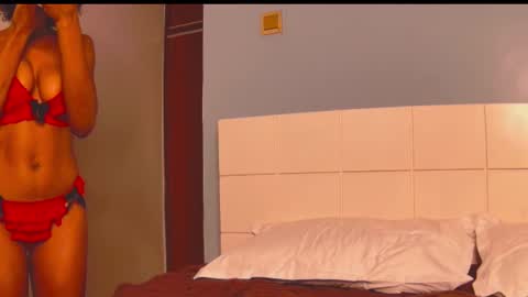 Snapshot of loraforreal chatting on October 2025 06:25:02 AM Blackcat online show from October 2025 06:25:02 AM