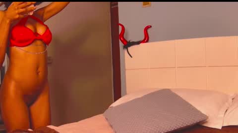 Snapshot of loraforreal chatting on November 2025 02:24:02 AM Blackcat online show from November 2025 02:24:02 AM