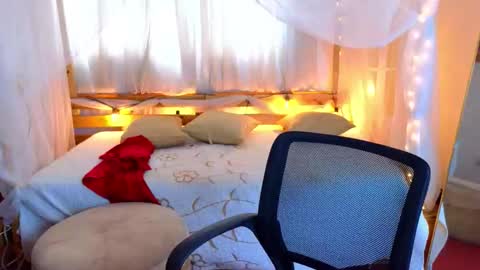 Snapshot of loreaniss chatting on October 2025 09:05:02 PM loreanis online show from October 2025 09:05:02 PM