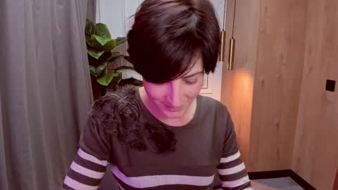 Loren online show from October 2025 02:28:02 PM