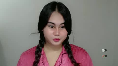 LOREN online show from December 2024 03:01:01 PM