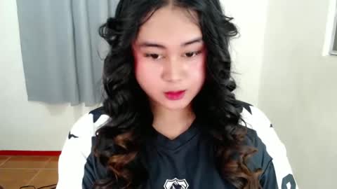 LOREN online show from March 2025 06:48:01 AM