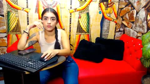 Lorens Mclieve online show from January 2025 07:45:01 PM