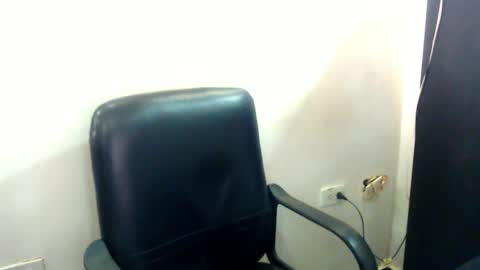 Lorens Mclieve online show from January 2025 07:59:02 PM
