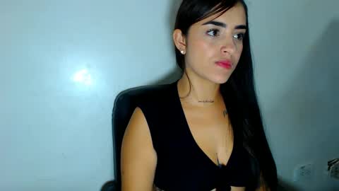 Lorens Mclieve online show from February 2025 05:30:02 PM