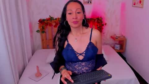 Snapshot of loretta_fraser chatting on October 2025 01:36:03 PM loretta_fraser online show from October 2025 01:36:03 PM