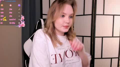 Snapshot of lorettacarnley chatting on January 2025 07:15:01 PM Alice online show from January 2025 07:15:01 PM