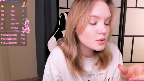 Snapshot of lorettacarnley chatting on January 2025 01:22:01 AM Alice online show from January 2025 01:22:01 AM