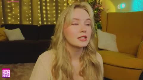 Snapshot of lorettacarnley chatting on September 2025 07:05:01 PM Alice online show from September 2025 07:05:01 PM