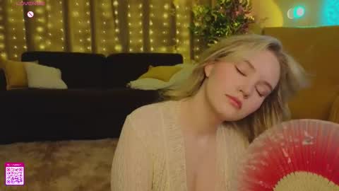 Snapshot of lorettacarnley chatting on September 2025 07:15:02 PM Alice online show from September 2025 07:15:02 PM