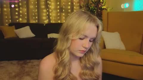 Snapshot of lorettacarnley chatting on September 2025 07:17:01 PM Alice online show from September 2025 07:17:01 PM