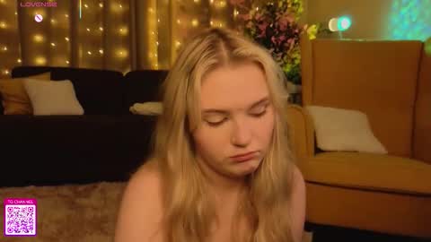 Snapshot of lorettacarnley chatting on September 2025 07:18:02 PM Alice online show from September 2025 07:18:02 PM