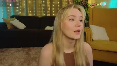 Snapshot of lorettacarnley chatting on September 2025 07:08:01 PM Alice online show from September 2025 07:08:01 PM