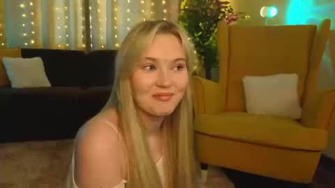 Snapshot of lorettacarnley chatting on October 2025 07:22:01 AM Alice online show from October 2025 07:22:01 AM