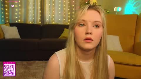 Snapshot of lorettacarnley chatting on October 2025 07:31:02 AM Alice online show from October 2025 07:31:02 AM