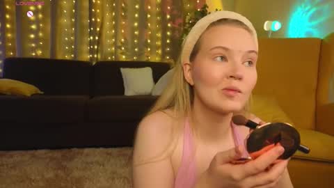 Snapshot of lorettacarnley chatting on October 2025 05:19:02 AM Alice online show from October 2025 05:19:02 AM