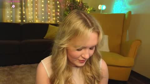 Snapshot of lorettacarnley chatting on October 2025 07:16:01 AM Alice online show from October 2025 07:16:01 AM