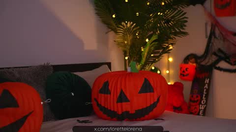 Snapshot of lorettelorenaa chatting on October 2025 06:21:01 AM LoretteLorena online show from October 2025 06:21:01 AM