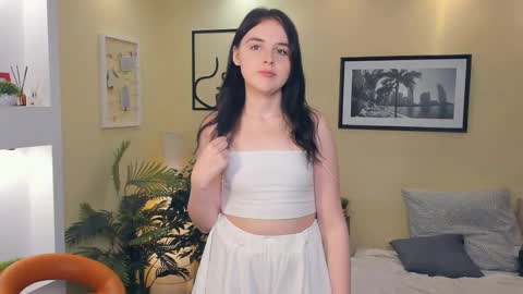 Lori online show from October 2025 07:42:01 AM