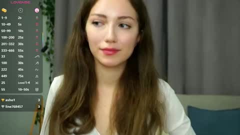 Naomi online show from October 2025 09:34:01 PM