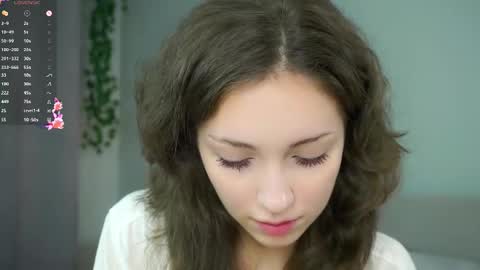 Naomi online show from November 2025 09:48:01 PM