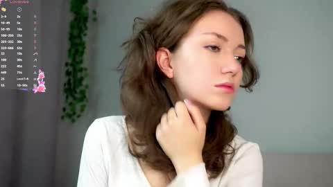 Naomi online show from November 2025 10:19:02 PM