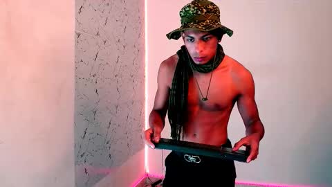 Lorian Vikel  online show from September 2025 10:35:02 PM