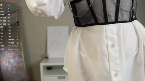 Snapshot of lornaelin chatting on October 2025 07:53:02 AM Dia 700-1630Rose 1900-430UTC1 online show from October 2025 07:53:02 AM