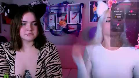 Lora for u online show from October 2025 05:50:02 PM