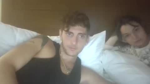 Snapshot of losrompecamera chatting on October 2025 04:57:02 AM LosRompeCamera online show from October 2025 04:57:02 AM