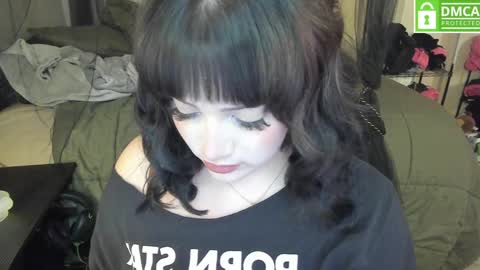 Lottiepoppie online show from December 2024 09:02:01 AM