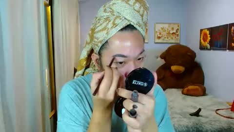 Snapshot of louie_sexy chatting on November 2025 09:00:02 AM Cathy online show from November 2025 09:00:02 AM