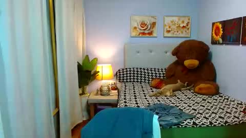 Snapshot of louie_sexy chatting on November 2025 08:37:02 AM Cathy online show from November 2025 08:37:02 AM