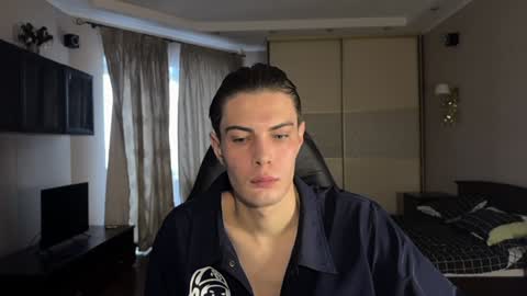 Snapshot of louis_preston chatting on December 2024 04:53:02 AM Mark online show from December 2024 04:53:02 AM