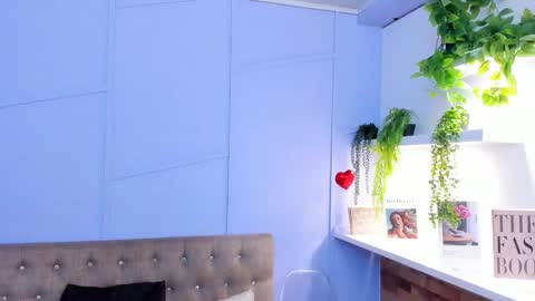 Louren Fox online show from November 2025 11:43:01 AM