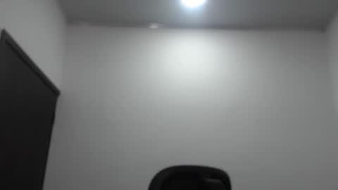 Nina online show from September 2025 08:57:02 PM