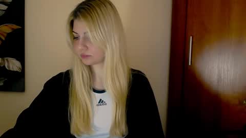 Alexya online show from January 2025 12:37:01 PM
