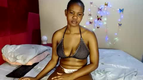 Snapshot of love_sparkle chatting on October 2025 04:38:01 PM love_sparkle online show from October 2025 04:38:01 PM