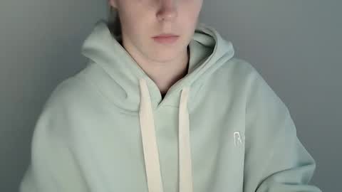 Vivian online show from November 2025 01:45:02 PM