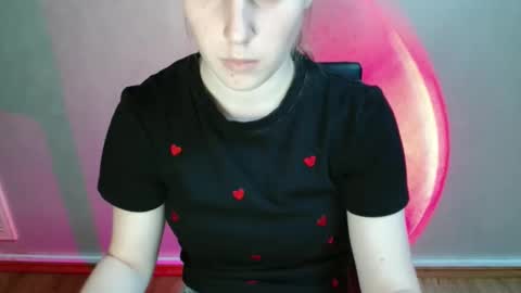 Vivian online show from December 2025 01:17:02 PM