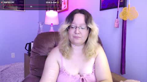 love_you_julia online show from September 2025 09:58:01 PM