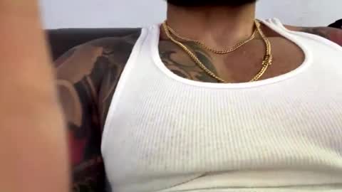 loveathickbitch online show from October 2025 05:25:02 PM