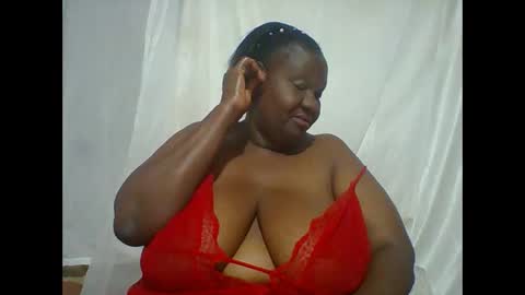 Snapshot of lovebigmelon chatting on October 2025 10:30:02 PM Lynn online show from October 2025 10:30:02 PM