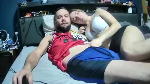 Snapshot of lovecoupleqc chatting on November 2025 04:44:01 AM lovecoupleqc online show from November 2025 04:44:01 AM