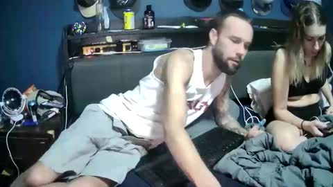 Snapshot of lovecoupleqc chatting on November 2025 03:06:02 AM lovecoupleqc online show from November 2025 03:06:02 AM