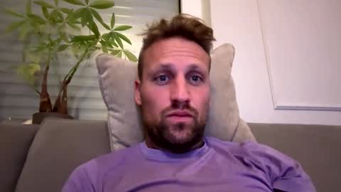 Snapshot of lovefuesse chatting on October 2025 08:02:02 PM lovefuesse online show from October 2025 08:02:02 PM