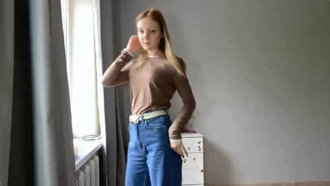 Snapshot of lovelladeboer chatting on November 2025 06:13:01 AM Ella online show from November 2025 06:13:01 AM